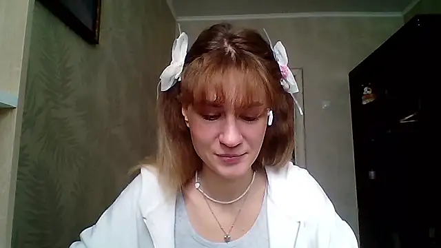 ElenoreHolguin online show from 10, 3, 2026