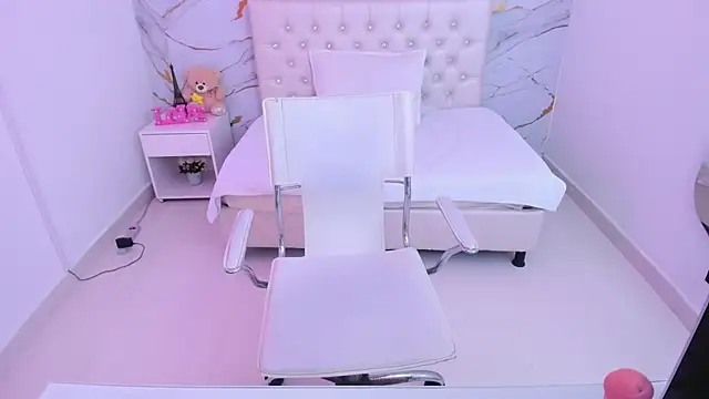 Snapshot of Sofia_echeverri chatting on 20, 5, 2026 Sofia echeverri online show from 20, 5, 2026