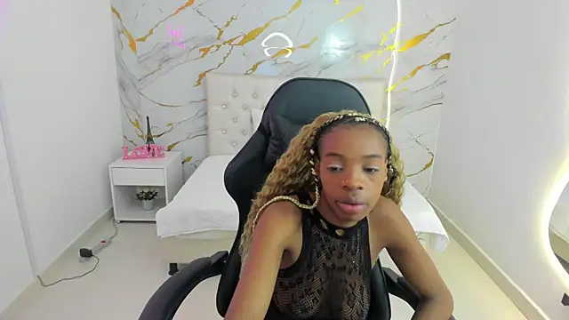 Snapshot of Sofia_echeverri chatting on 12, 5, 2026 Sofia echeverri online show from 12, 5, 2026