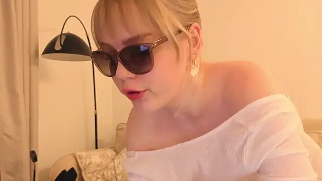Snapshot of LittleForestELF2 chatting on 14, 5, 2026 LittleForestELF2 online show from 14, 5, 2026