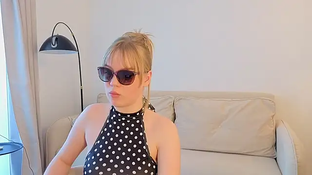 Snapshot of LittleForestELF2 chatting on 22, 5, 2026 LittleForestELF2 online show from 22, 5, 2026