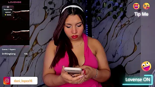 Snapshot of daniela_lopez1 chatting on 18, 5, 2026 daniela lopez1 online show from 18, 5, 2026
