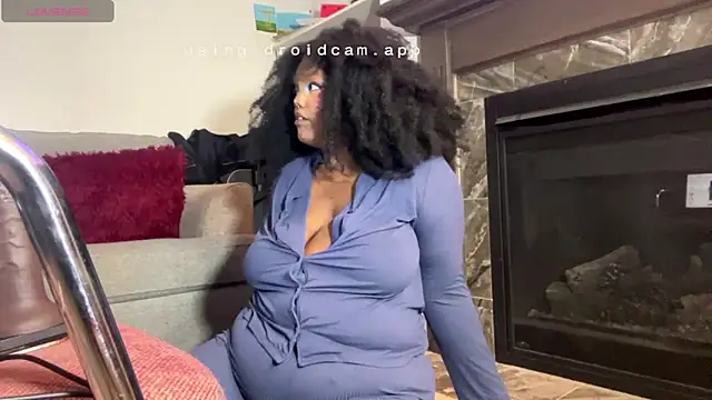 Snapshot of juicy_janet chatting on 28, 4, 2026 juicy janet online show from 28, 4, 2026