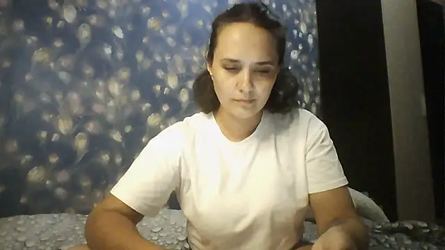Alisa07qw online show from 10, 6, 2026