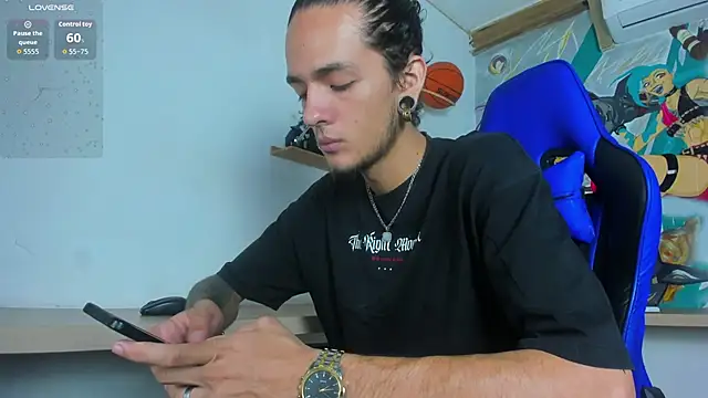 Snapshot of Skinny_Mac chatting on 8, 5, 2026 Skinny Mac online show from 8, 5, 2026