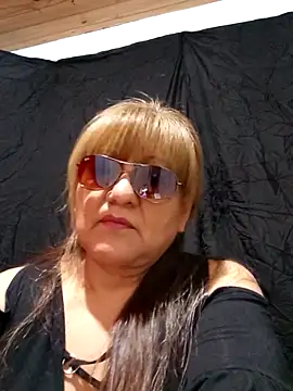 luanacurvy online show from 22, 4, 2026