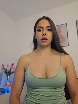 Snapshot of Victoria_Evanss chatting on 13, 5, 2026 Victoria Evanss online show from 13, 5, 2026