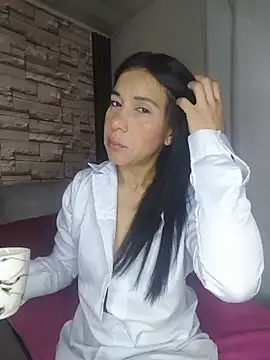 Snapshot of Camillemonroe_ chatting on 7, 6, 2026 Camillemonroe online show from 7, 6, 2026