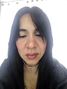 Snapshot of Camillemonroe_ chatting on 5, 5, 2026 Camillemonroe online show from 5, 5, 2026