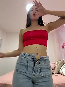 Adalyn Cute online show from 23, 3, 2026