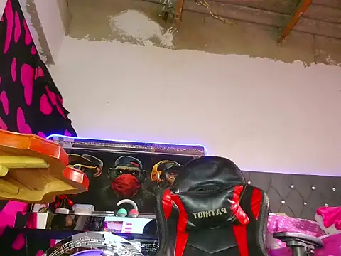 candy aass online show from 21, 4, 2026