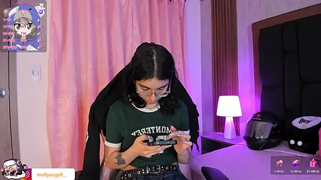 Molly A online show from 6, 4, 2026