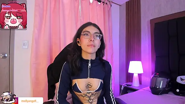Molly A online show from 13, 4, 2026