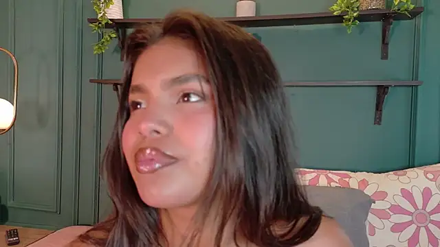 ZoeyMonroe  online show from 16, 4, 2026