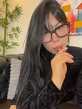 Snapshot of Queen_Chanel_XXX chatting on 4, 6, 2026 Queen Chanel XXX online show from 4, 6, 2026