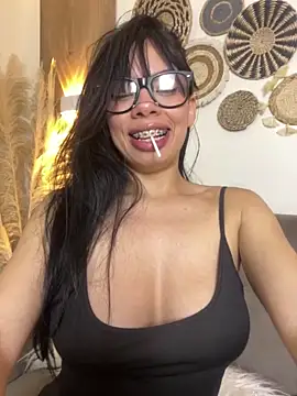 Snapshot of Queen_Chanel_XXX chatting on 30, 4, 2026 Queen Chanel XXX online show from 30, 4, 2026