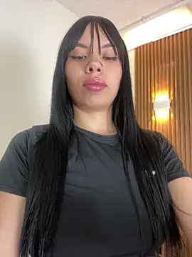 Queen Chanel XXX online show from 21, 4, 2026