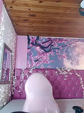 Kittylatina  online show from 28, 4, 2026