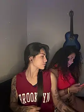 Twoshotsparty420 online show from 13, 3, 2026