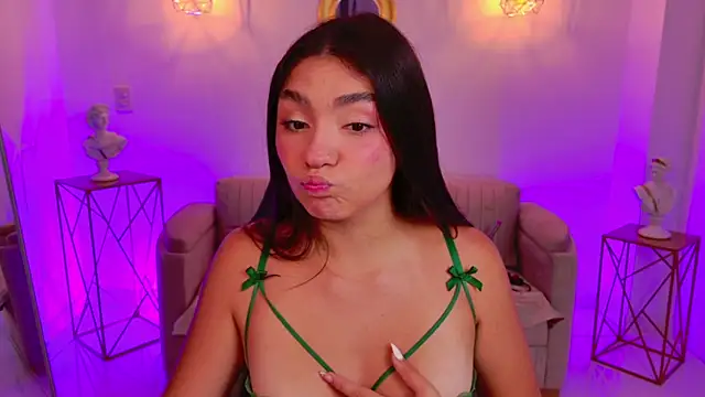 Snapshot of Gia_Capri chatting on 17, 6, 2026 Gia Capri online show from 17, 6, 2026