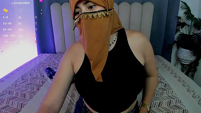 Snapshot of bahiya_aziz chatting on 30, 5, 2026 bahiya aziz online show from 30, 5, 2026