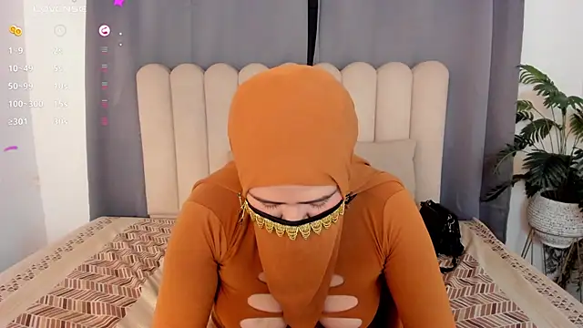 Snapshot of bahiya_aziz chatting on 4, 5, 2026 bahiya aziz online show from 4, 5, 2026