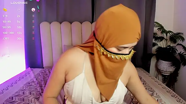 Snapshot of bahiya_aziz chatting on 7, 5, 2026 bahiya aziz online show from 7, 5, 2026