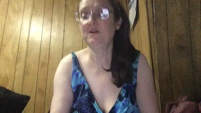 Snapshot of milfmichelle69 chatting on 26, 5, 2026 milfmichelle69 online show from 26, 5, 2026