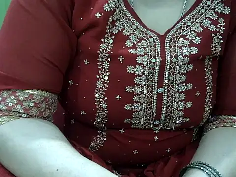 HouseWife4466 online show from 10, 3, 2026