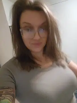 NicolePearl online show from 25, 4, 2026