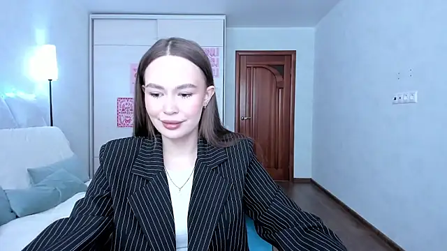 kittiangel00 online show from 14, 4, 2026