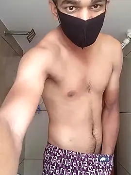 Snapshot of Roy3_2 chatting on 2, 4, 2026 Roy3 2 online show from 2, 4, 2026