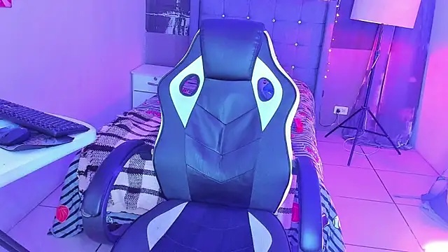 liam scoot  online show from 25, 3, 2026