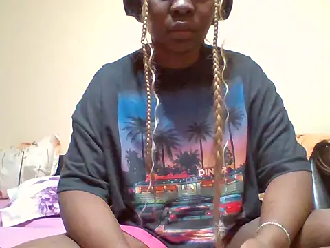 Snapshot of melaninebony2 chatting on 24, 4, 2026 melaninebony2 online show from 24, 4, 2026