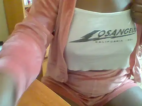 Snapshot of melaninebony2 chatting on 17, 3, 2026 melaninebony2 online show from 17, 3, 2026