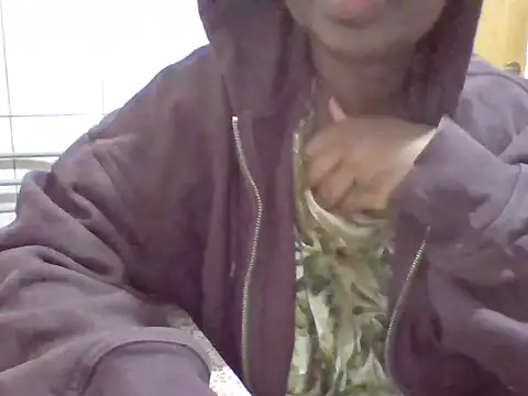 Snapshot of melaninebony2 chatting on 8, 4, 2026 melaninebony2 online show from 8, 4, 2026