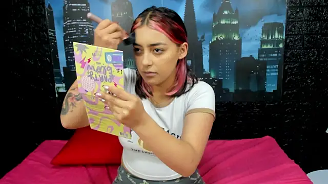 PinkyyPieee  online show from 7, 4, 2026