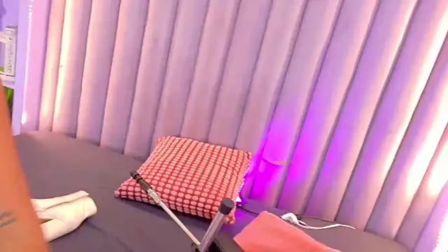Meganlove   online show from 15, 6, 2026