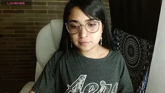 sweet-little online show from 9, 4, 2026