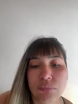 Snapshot of miicbebita chatting on 12, 5, 2026 miicbebita online show from 12, 5, 2026