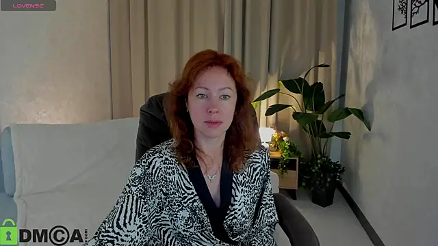 Snapshot of LeticiaRomano chatting on 17, 5, 2026 LeticiaRomano online show from 17, 5, 2026