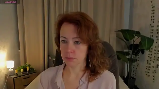 LeticiaRomano online show from 19, 4, 2026