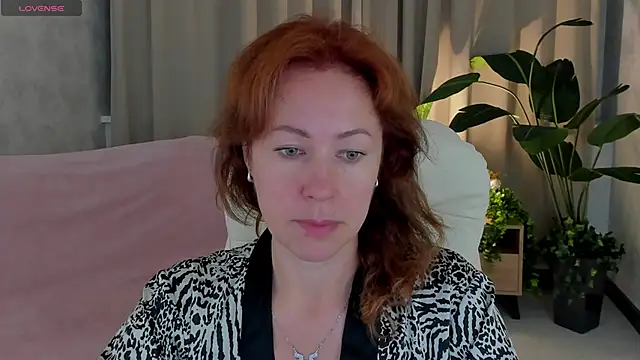 Snapshot of LeticiaRomano chatting on 18, 5, 2026 LeticiaRomano online show from 18, 5, 2026