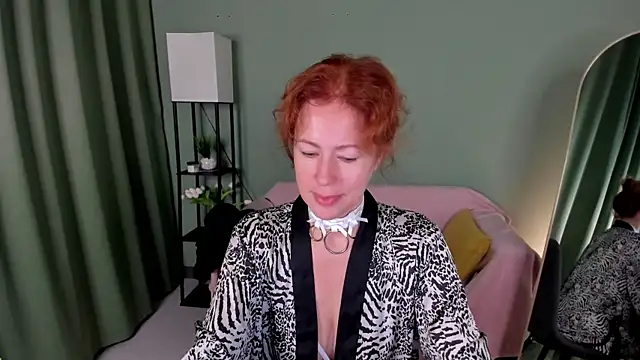 LeticiaRomano online show from 25, 7, 2026