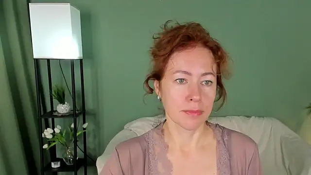 LeticiaRomano online show from 10, 7, 2026