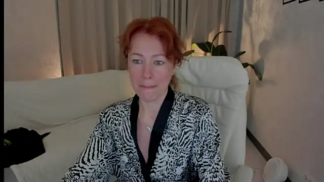Snapshot of LeticiaRomano chatting on 25, 5, 2026 LeticiaRomano online show from 25, 5, 2026