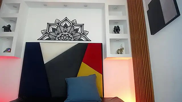 ZafiroCat online show from 10, 6, 2026