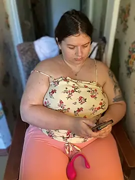 Snapshot of Nenssy555 chatting on 18, 7, 2026 Nenssy555 online show from 18, 7, 2026
