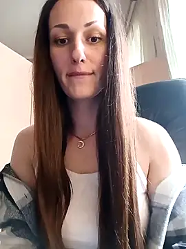 Snapshot of LunaCrystall chatting on 23, 4, 2026 LunaCrystall online show from 23, 4, 2026
