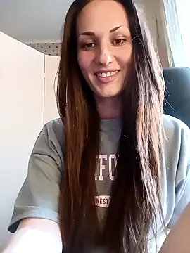 Snapshot of LunaCrystall chatting on 6, 5, 2026 LunaCrystall online show from 6, 5, 2026
